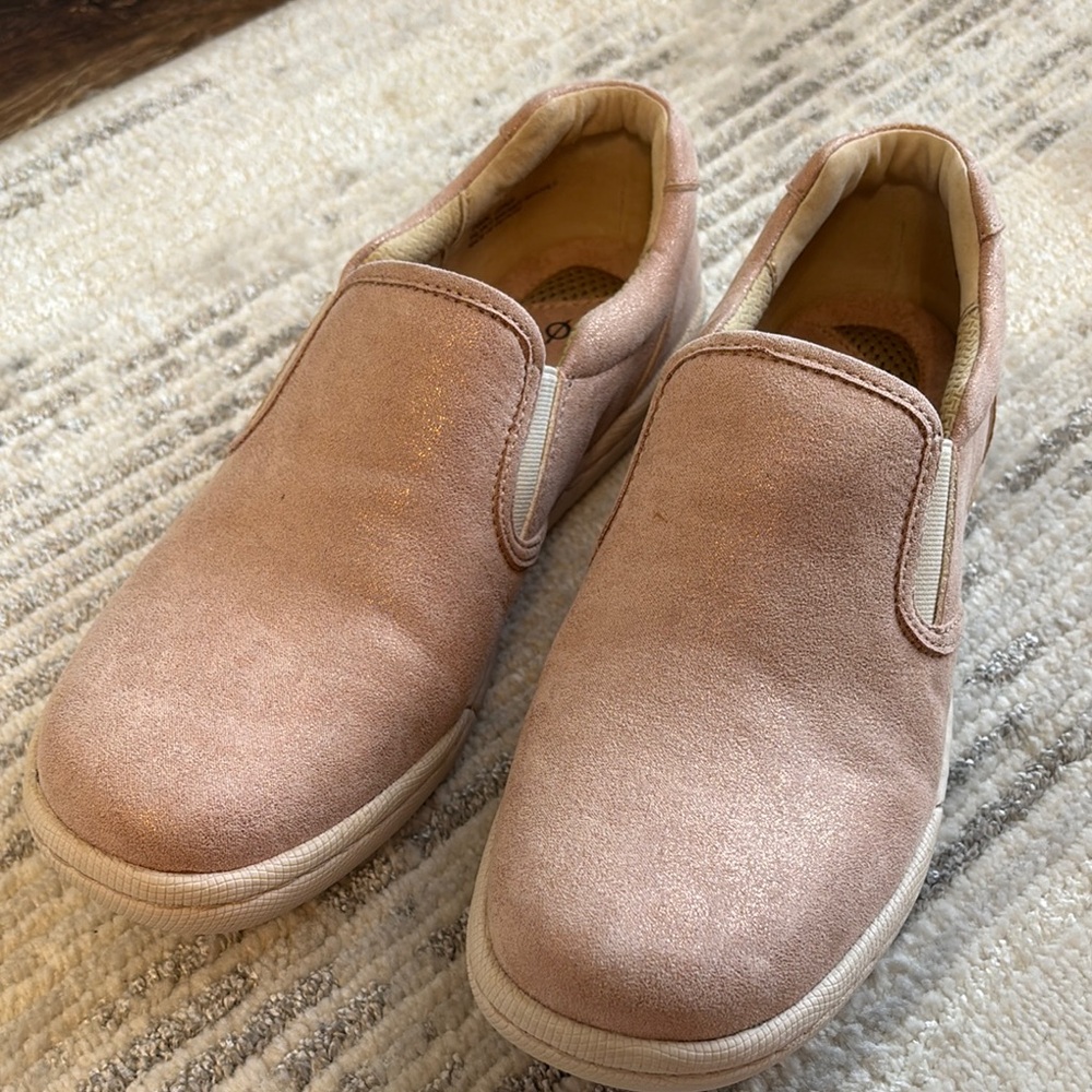b.o.c. Blush Metallic Rose Gold Slip On Sneaker
